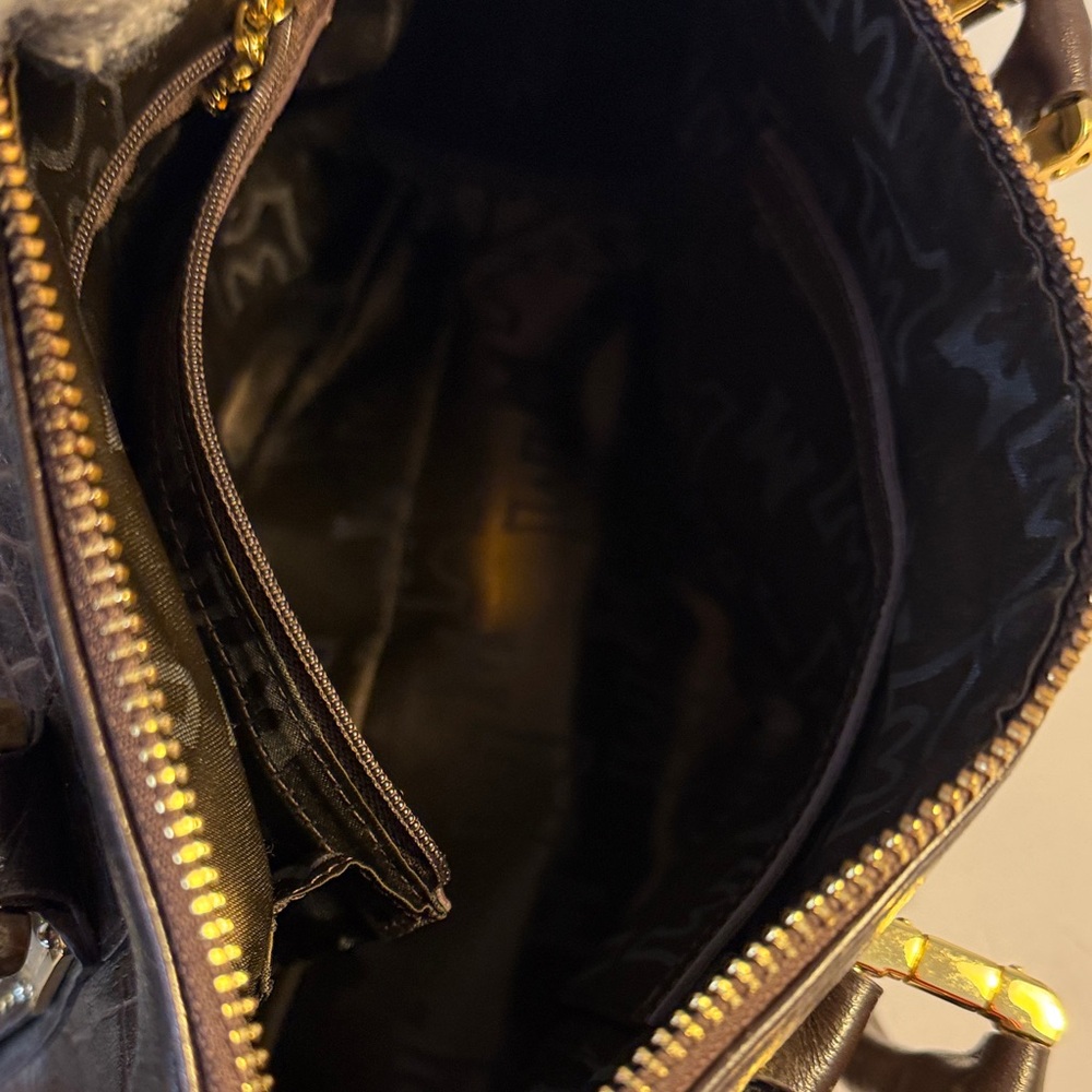 Metro City Brown Leather Tote Bag - Picture 15 of 16